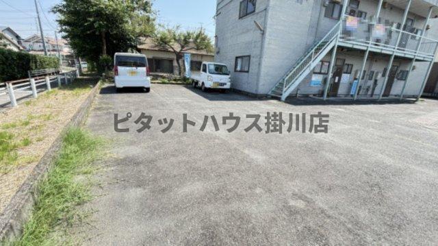 袋井市久能アパート 駐車場