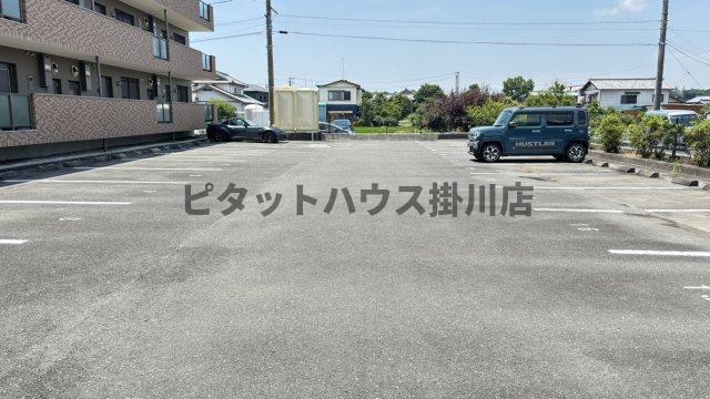 袋井市久能マンション 駐車場