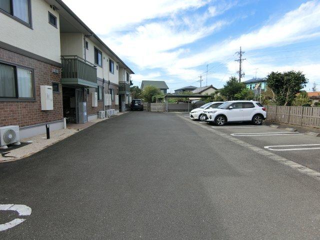 掛川市下俣アパート 駐車場