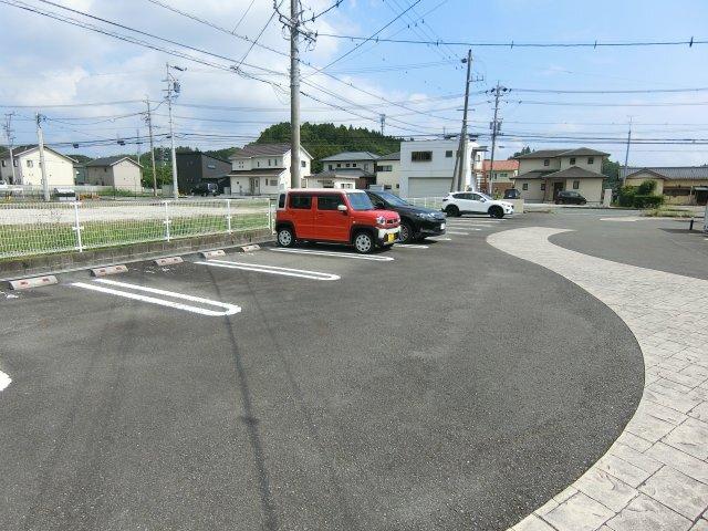 掛川市初馬アパート 駐車場
