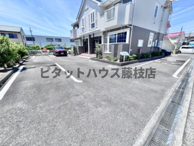 牧之原市細江アパート 駐車場