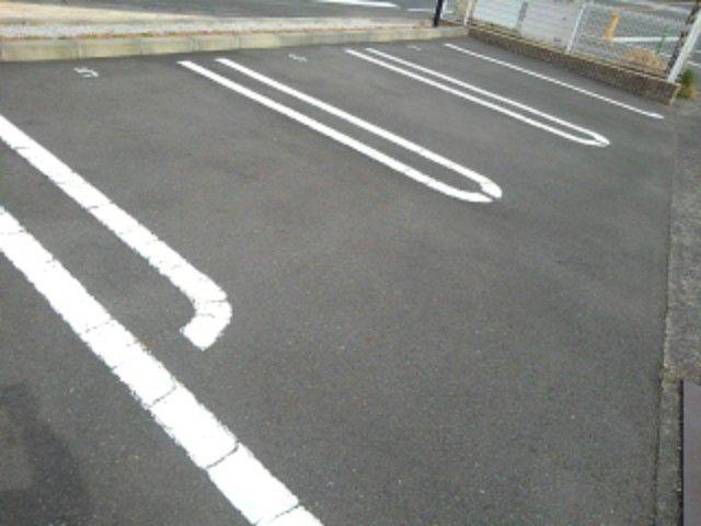 掛川市緑ケ丘アパート 駐車場