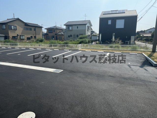 榛原郡吉田町住吉アパート 駐車場