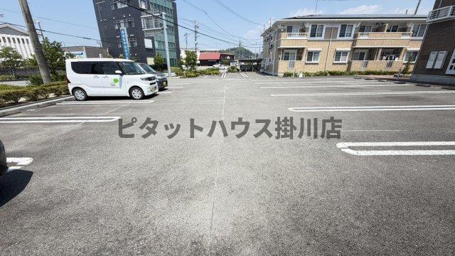 掛川市宮脇アパート 駐車場