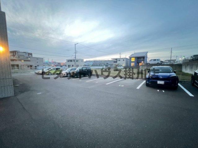 磐田市新貝アパート 駐車場