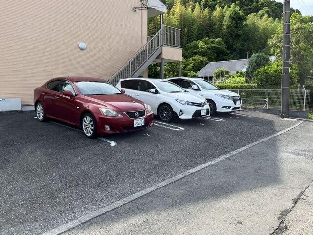 牧之原市女神アパート 駐車場