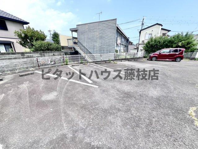 藤枝市新南新屋アパート 駐車場