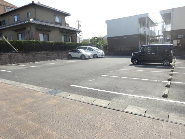 袋井市愛野南マンション 駐車場