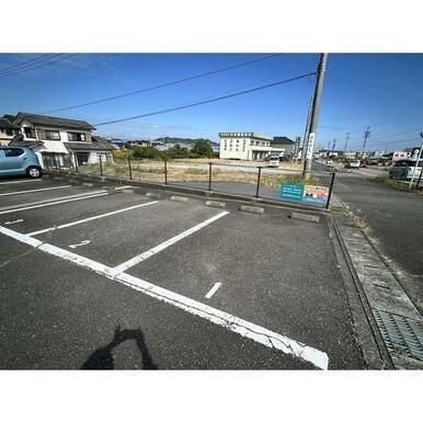 牧之原市静波マンション 駐車場