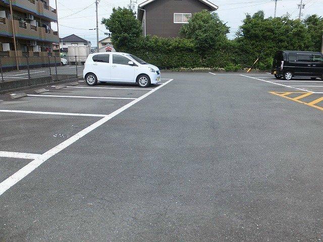 藤枝市高柳マンション 駐車場