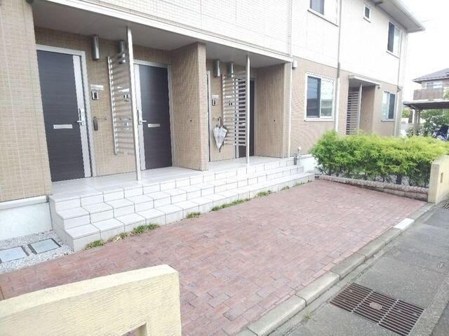 袋井市方丈アパート エントランス