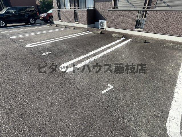 藤枝市水守アパート 駐車場