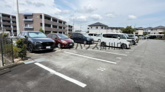 掛川市高御所マンション 駐車場