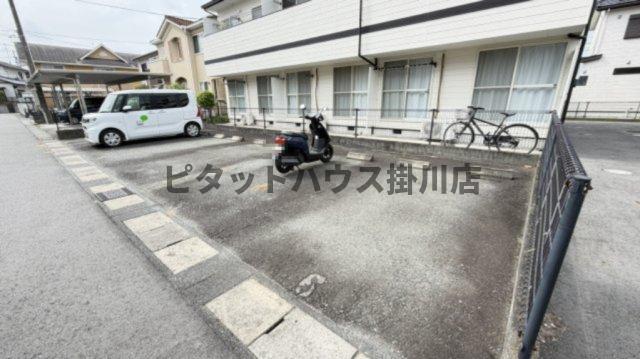 袋井市神長アパート 駐車場