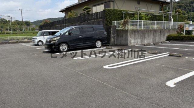 袋井市豊沢アパート 駐車場