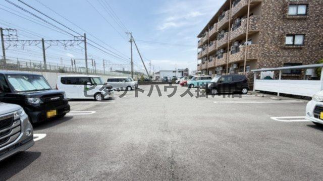 袋井市愛野東マンション 駐車場