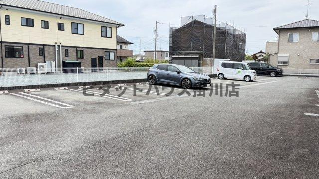 袋井市春岡アパート 駐車場