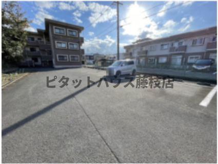 焼津市柳新屋マンション 駐車場