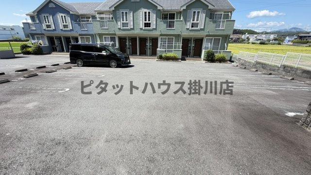 掛川市逆川アパート 駐車場