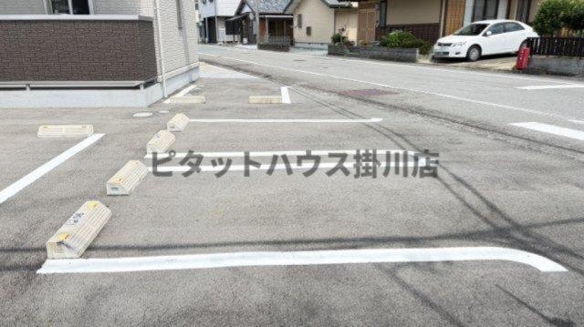 掛川市緑ケ丘アパート 駐車場