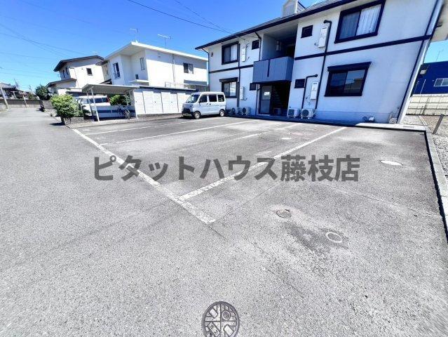 藤枝市高柳アパート 駐車場