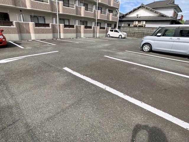 掛川市中央アパート 駐車場