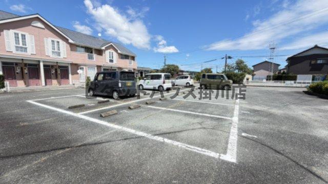 掛川市沖之須アパート 駐車場