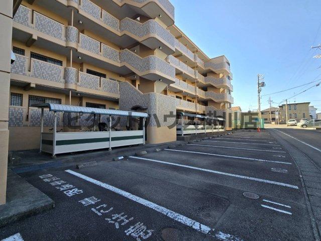 掛川市亀の甲アパート 駐車場
