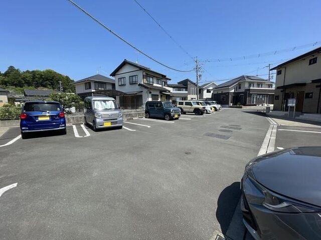 掛川市下垂木アパート 駐車場