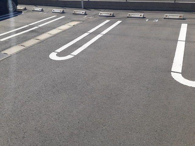 菊川市赤土アパート 駐車場