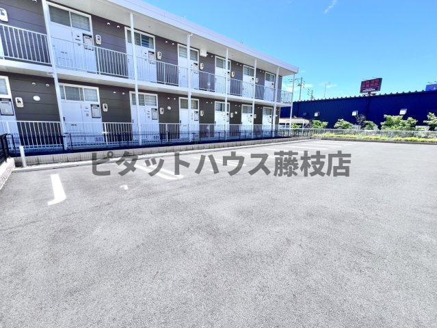 焼津市三ケ名アパート 駐車場