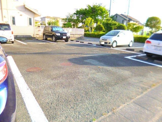 袋井市堀越アパート 駐車場