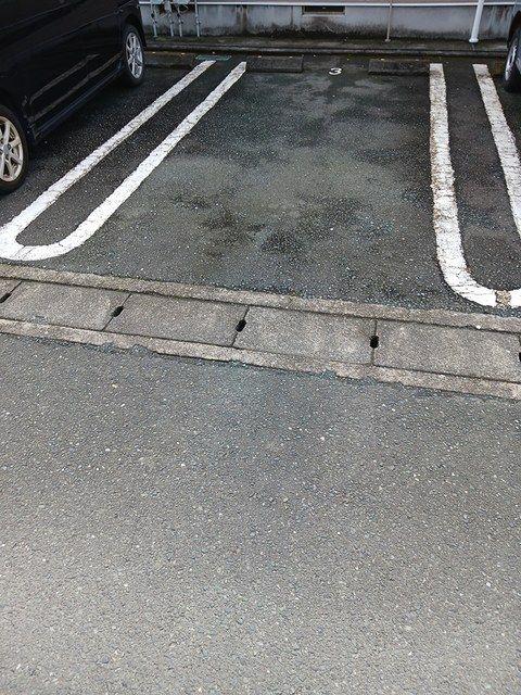 磐田市小立野アパート 駐車場