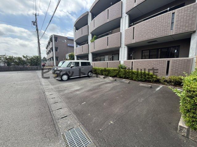 掛川市高御所マンション 駐車場