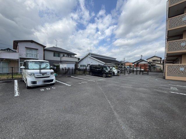 菊川市加茂マンション 駐車場