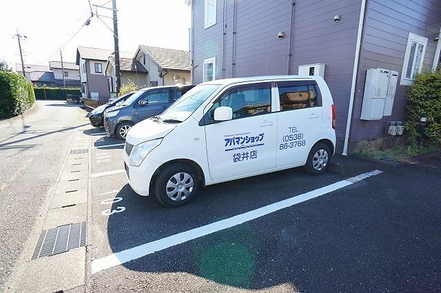 袋井市沖山梨アパート 駐車場