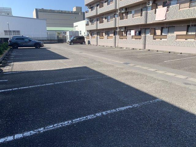 焼津市柳新屋マンション 駐車場