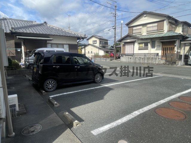 袋井市上山梨アパート 駐車場