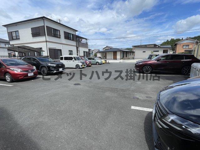 袋井市下山梨マンション 駐車場