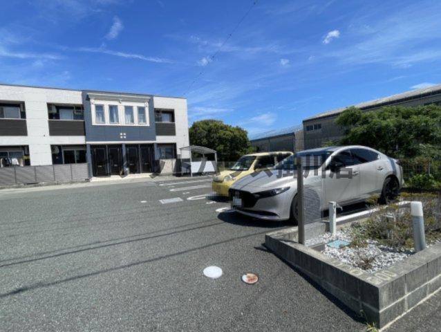 磐田市上大之郷アパート 駐車場