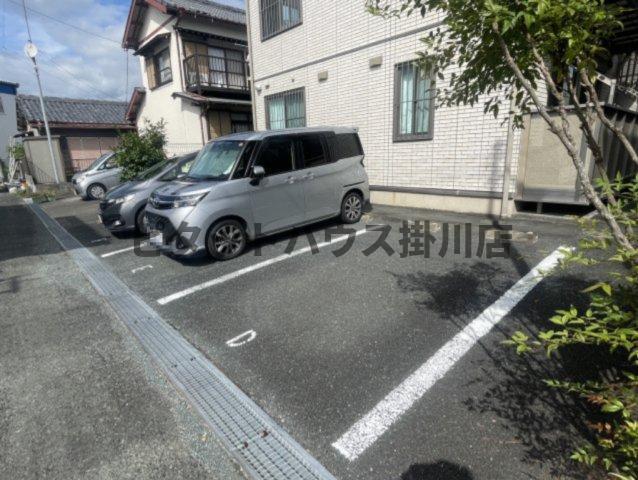 袋井市上山梨アパート 駐車場