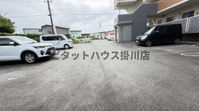 菊川市吉沢マンション 駐車場