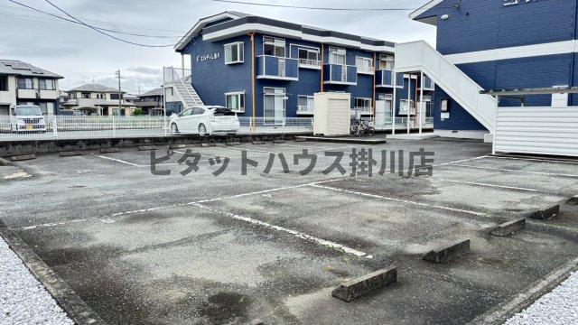 掛川市下垂木アパート 駐車場