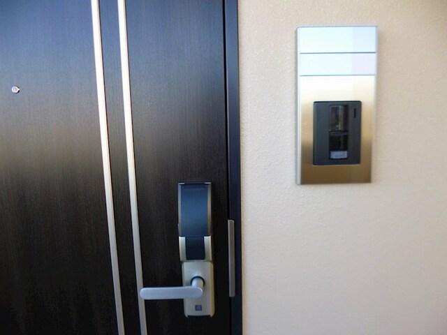 袋井市高尾町マンション エントランス