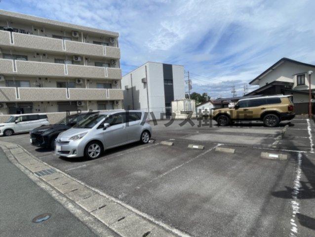 磐田市見付マンション 駐車場