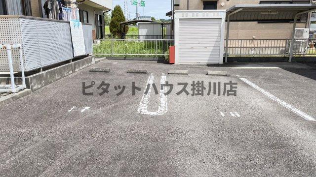 菊川市加茂アパート 駐車場