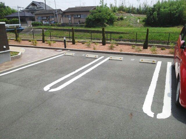 掛川市千浜アパート 駐車場