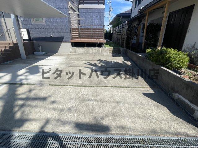 磐田市明ケ島一戸建 駐車場
