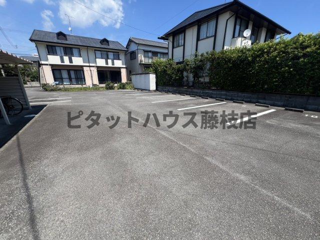 焼津市下小田アパート 駐車場