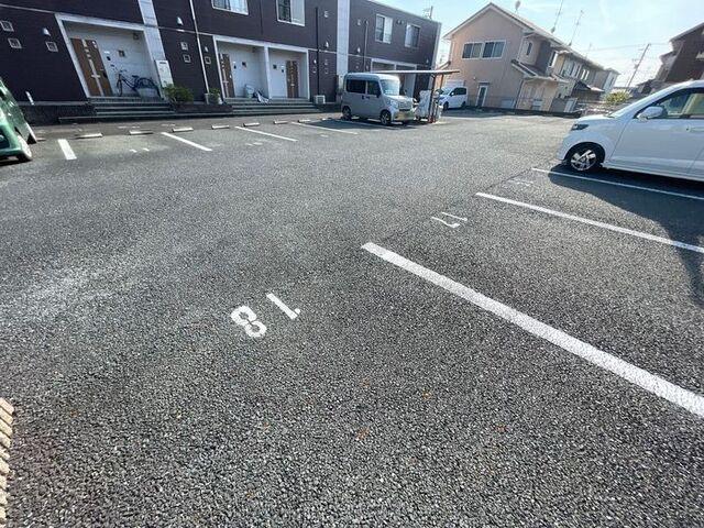 袋井市春岡テラスハウス 駐車場